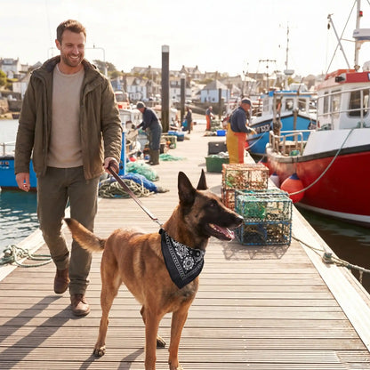 Bandana chien noir au port