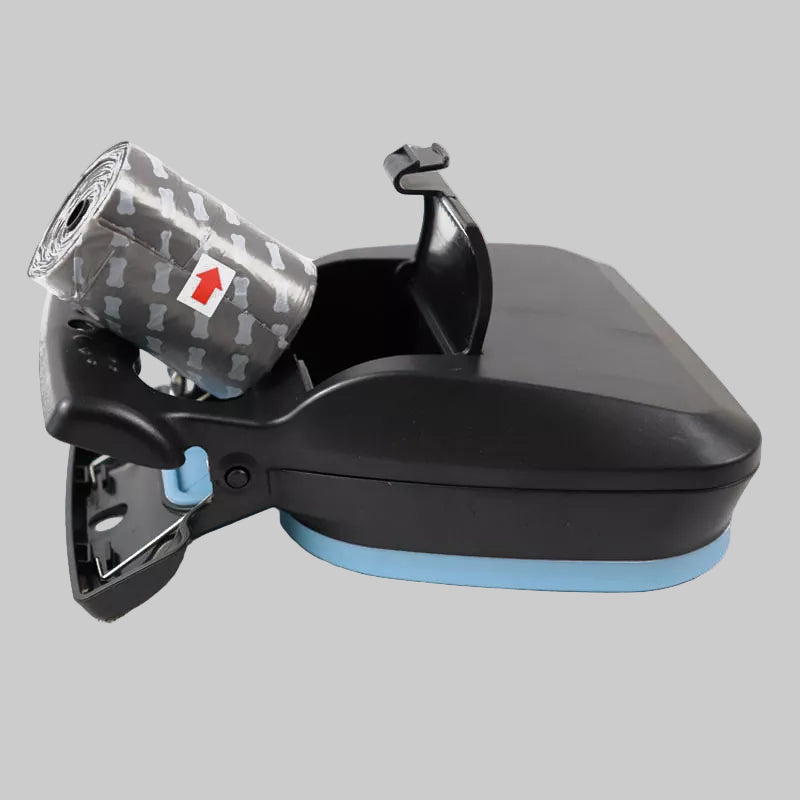 ramasse-crotte chien avec son compartiment pour sacs