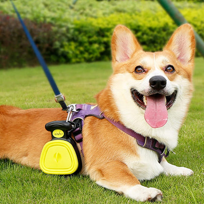 ramasse-crotte chien s'attache au harnais