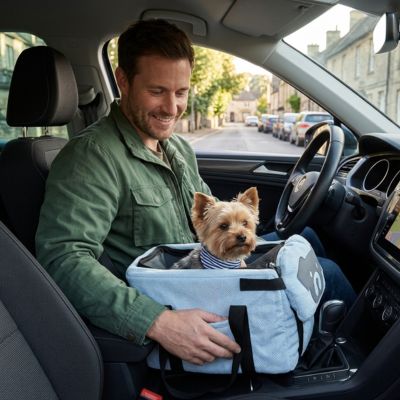 sac de transport pour chien proche conducteur